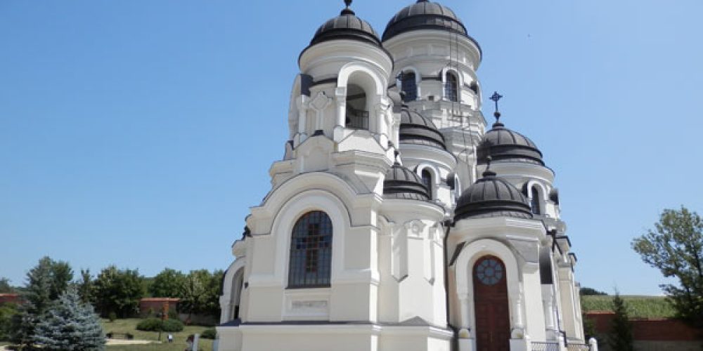 Visite de certains des plus beaux monastères moldaves