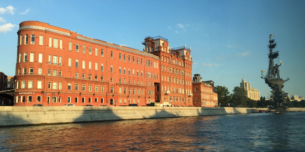 Moscou au fil de l’eau : un dîner-croisière sur la Moskova